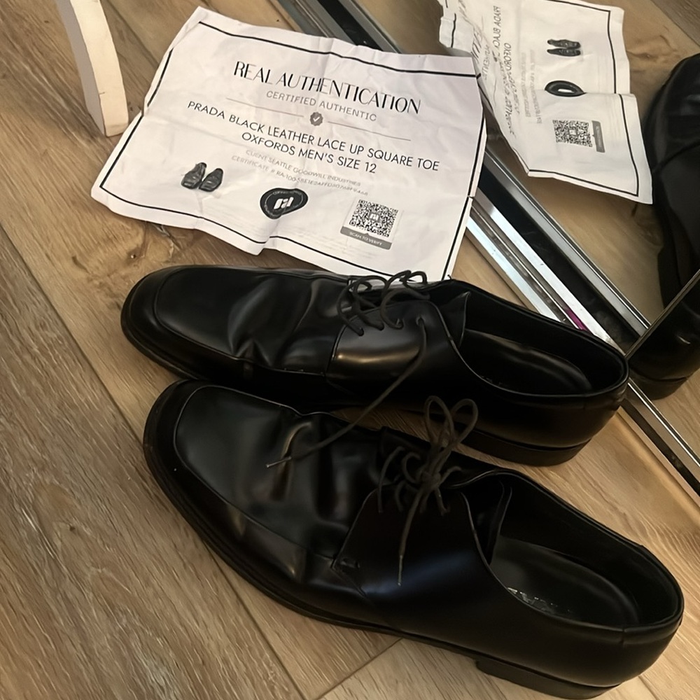 Prada, size 12, Classic Black Men's Dress Shoes - Picture 11 of 11